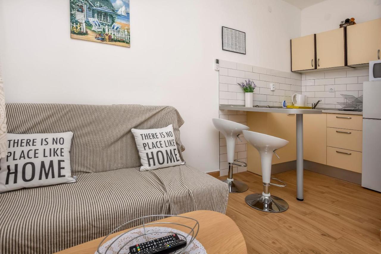 Apartments Matas Рогозниця Екстер'єр фото