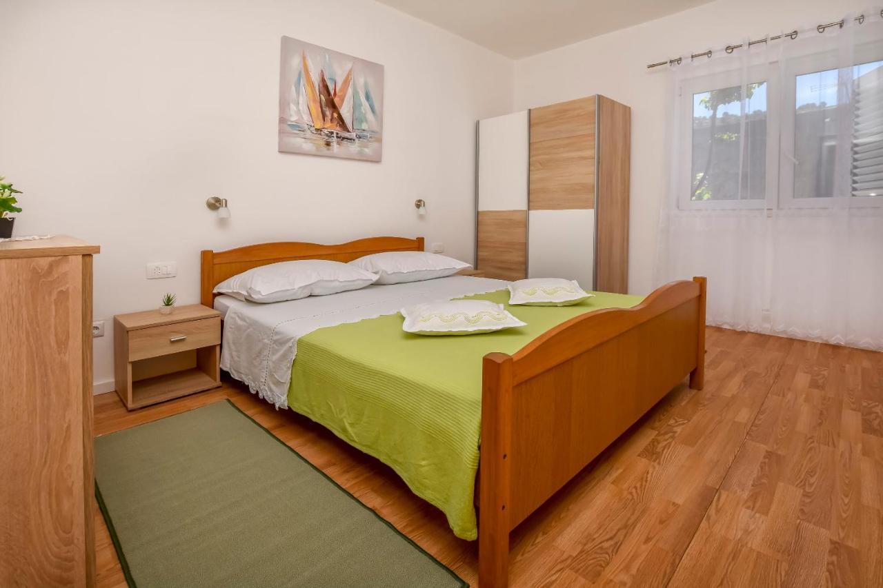 Apartments Matas Рогозниця Екстер'єр фото